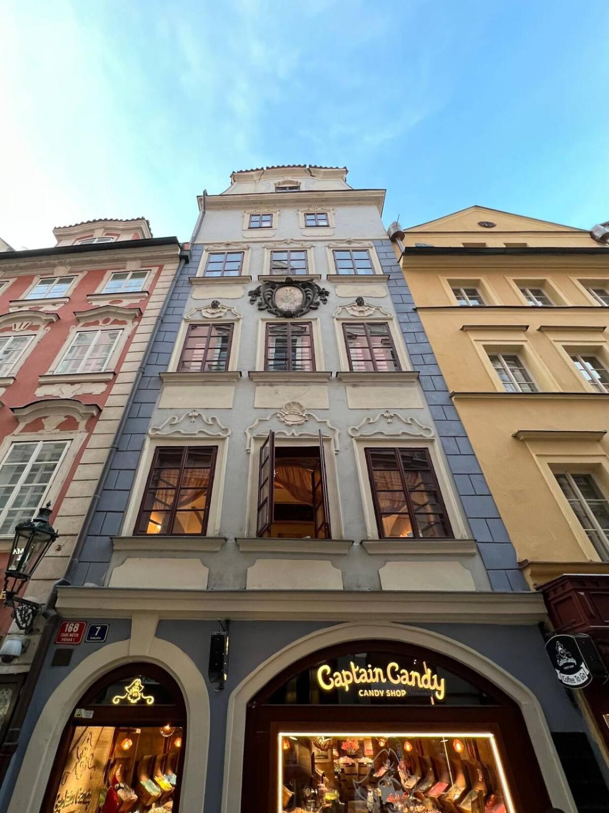 Traditional Prague Apartment Экстерьер фото